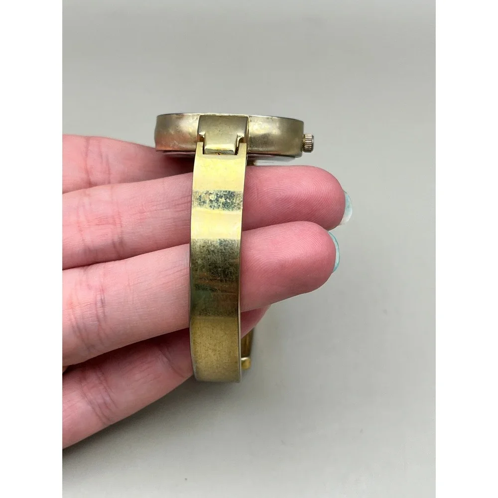 Geneva Platinum Womens Gold Tone Bangle Cuff Watch Silver Dial Japan‎ Untested